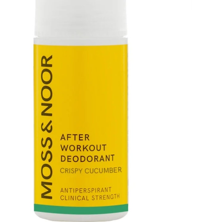 Moss & Noor After Workout Deodorant 60 ml mod sved i hvid roll-on flaske med gul etiket og grøn bund.
