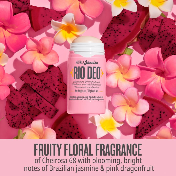 Sol de Janeiro Rio Deo 68 57 ml aluminiumfri deodorant i pink emballage omgivet af dragefrugt og jasmin