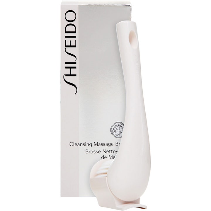 Shiseido Cleansing Massage Brush 1 stk ansigtsbørste der renser huden hvidt buet design foran hvid og sølv æske
