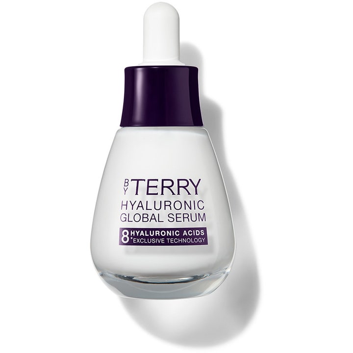 By Terry Hyaluronic Global Serum 30 ml fugtgivende ansigtsserum i hvid glasflaske med mørkelilla låg og hvid pipette