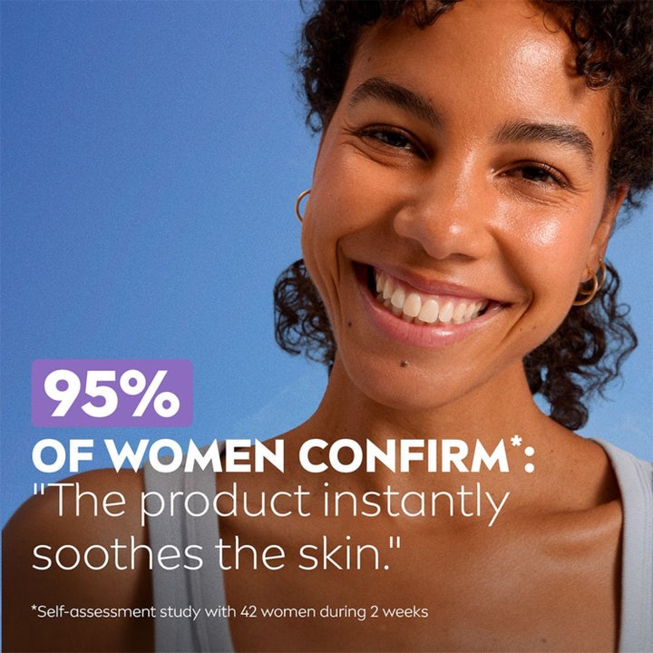 NIVEA Soothing Day Cream 50 ml beroligende dagcreme med smilende kvinde og tekst om at 95% mærker lindring straks.