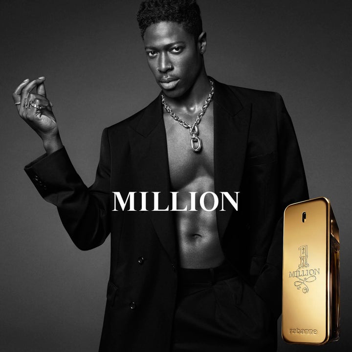 Rabanne 1 Million After Shave 100 ml beroliger huden vist med en model i en stilfuld kampagne