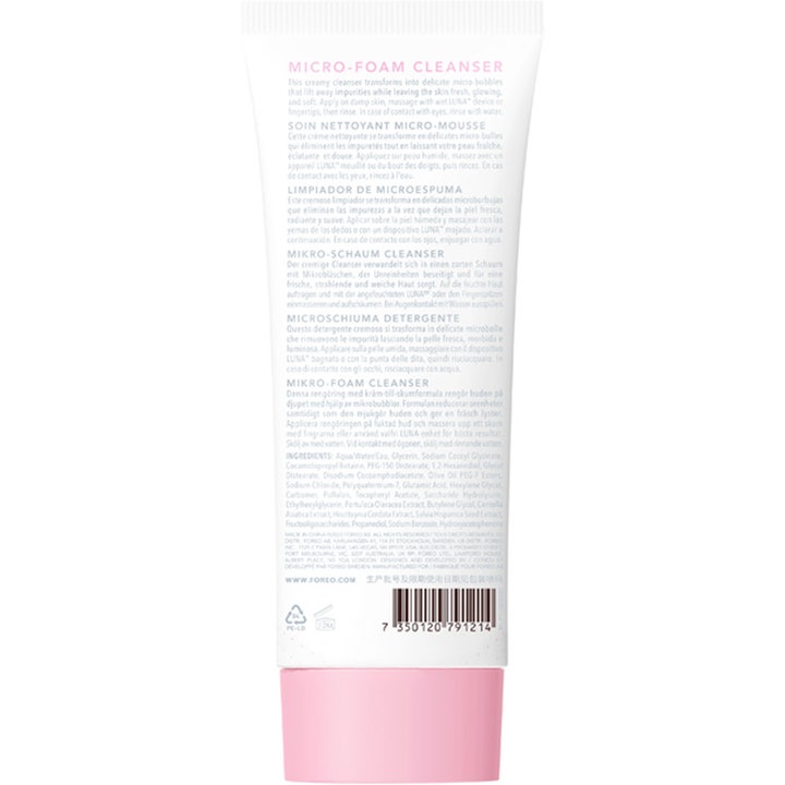 FOREO Luna Micro-Foam Cleanser 2.0 100 ml ansigtsrens fjerner urenheder vist på bagsiden af hvid tube med pink låg