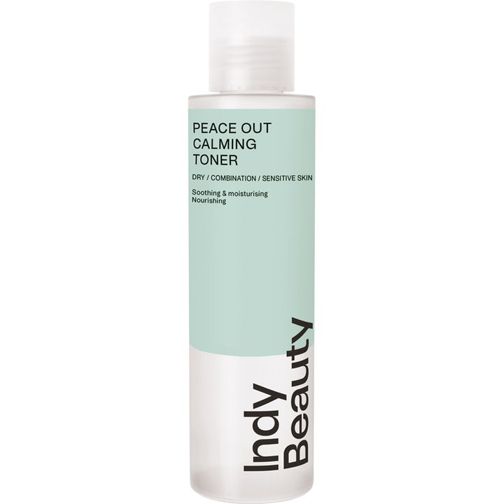 Indy Beauty Peace Out Calming Toner beroligende skintonic i en gennemsigtig flaske med lysegrøn etiket og hvidt låg