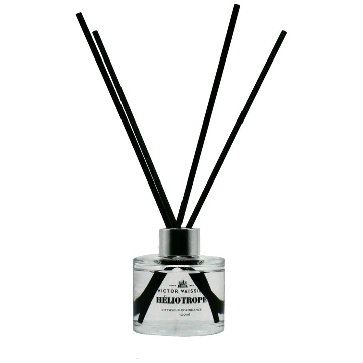 Victor Vaissier Diffuser Héliotrope Purple 100 ml duftpinde i klar glasflaske med sølvdetaljer og sorte pinde