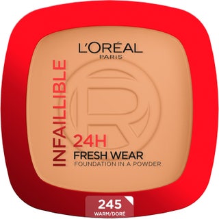 L'Oréal Paris Infaillible 24H Fresh Wear Foundation in a Powder