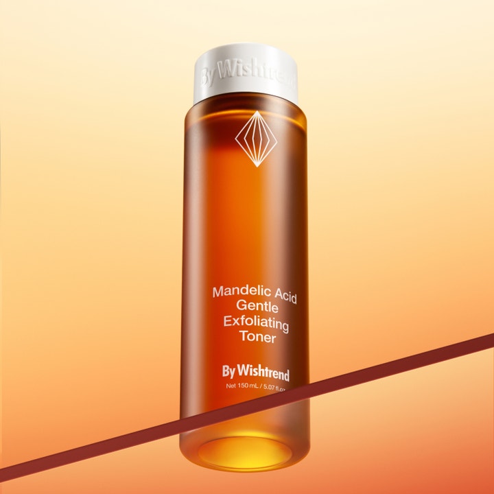 By Wishtrend Mandelic Acid Gentle Exfoliating Toner 150 ml giver mild eksfoliering i en brun flaske med hvidt låg