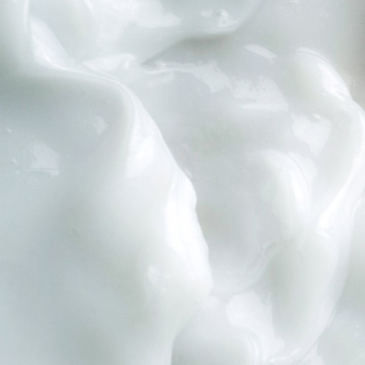 KORA Organics Milky Mushroom Ultra Hydrating Mask 100 ml ansigtsmaske med cremet hvid tekstur