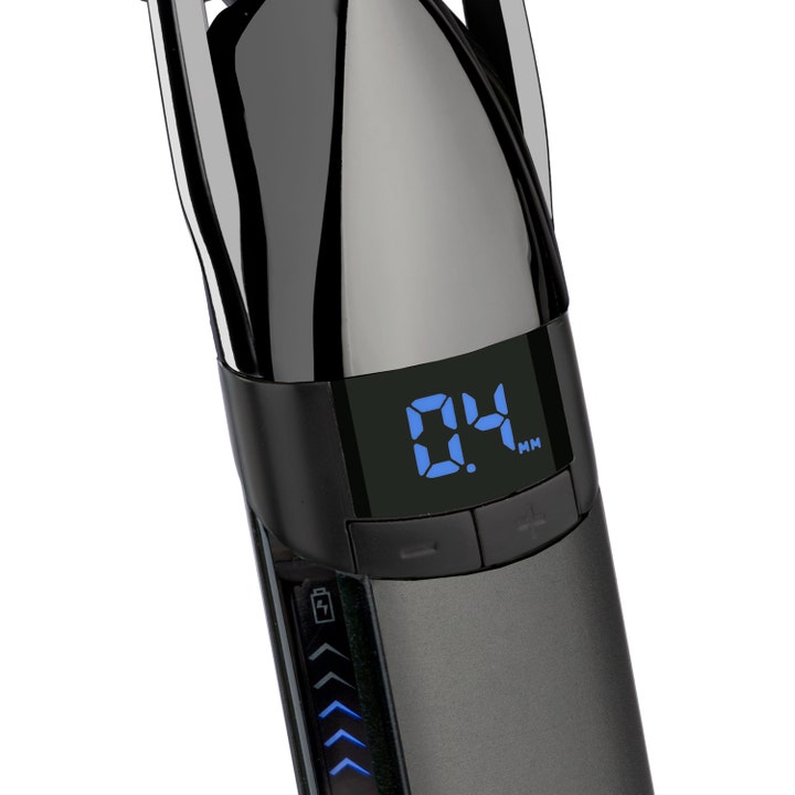 BaByliss Super-X Metal Stubble Trimmer S991E 1 stk skægtrimmer med blåt digitalt display der viser 0,4 mm indstilling