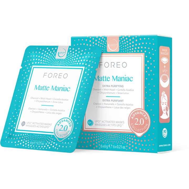 Foreo Matte Maniac 6x6g rensende ansigtsmaske i turkis emballage med hvide prikker og kulpulver
