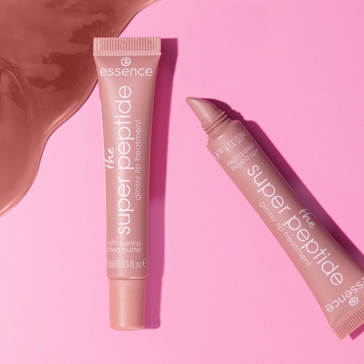 The Super Peptide Glossy Lip Treatment