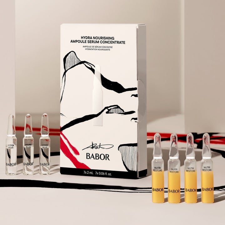 Babor Hydra Nourishing 14 ml ansigtsserum i hvid æske med syv klare og gule ampuller der giver fugt og næring.
