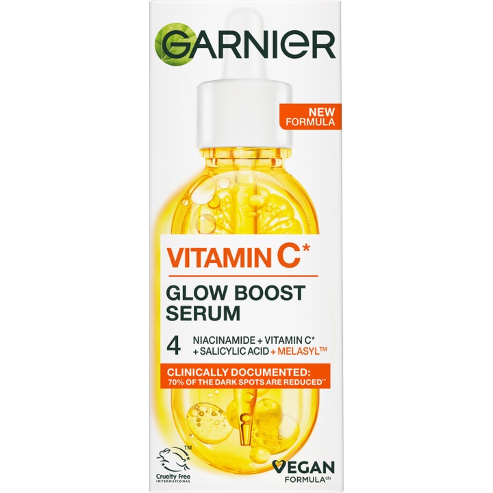 Garnier SkinActive Vitamin C Glow Boost Serum 30ml glødgivende serum i hvid æske med citron og 3,5% niacinamid