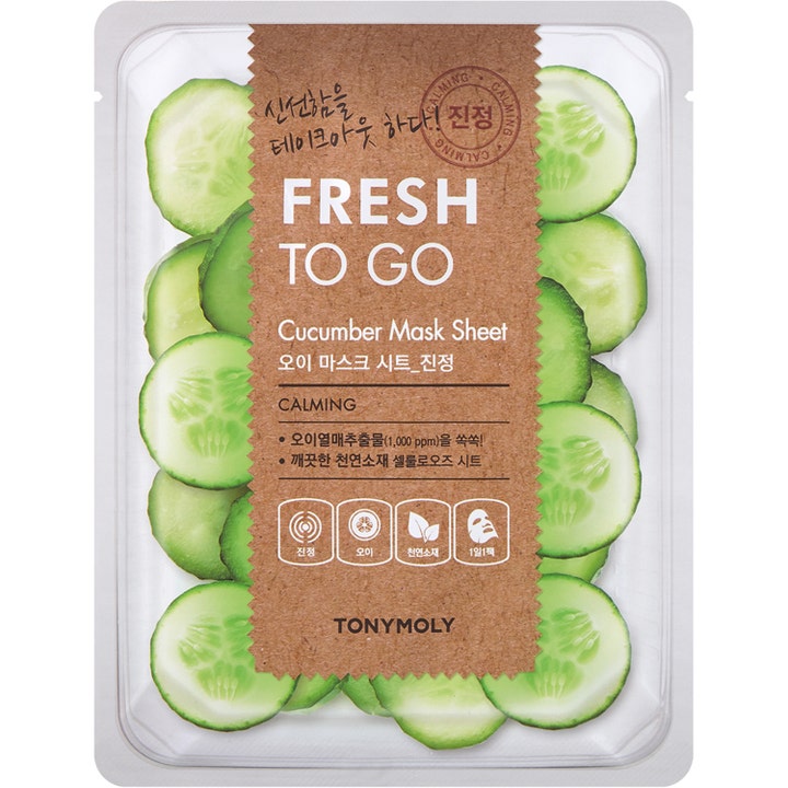 TONYMOLY Fresh To Go Cucumber Mask Sheet 22 g beroligende ansigtsmaske med friske agurkeskiver på emballagen