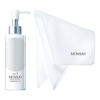 Sensai Silky Purifying Cleansing Oil Step 1