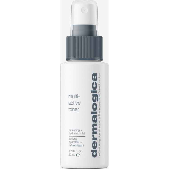 Dermalogica Multi-Active Toner 50 ml fugtgivende ansigtsspray i hvid sprayflaske med gråt låg og klar hætte