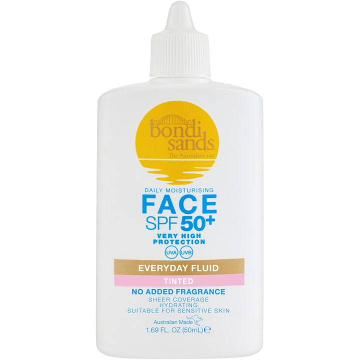 Bondi Sands Everyday Fluid Face SPF 50+ Tinted 50 ml fugtgivende solcreme til ansigtet i hvid flaske med spids hætte