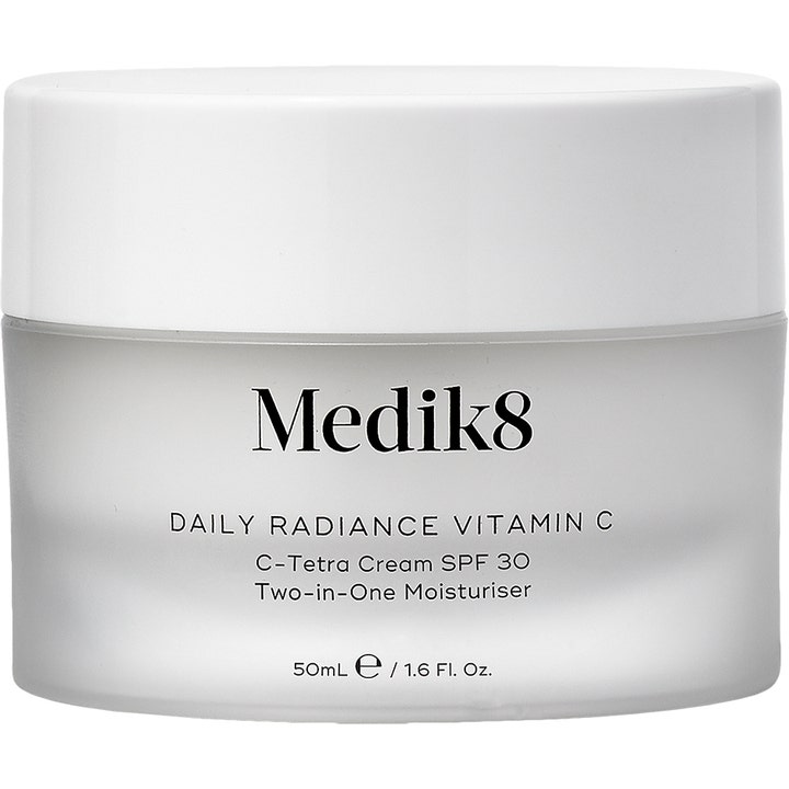 Medik8 Daily Radiance Vitamin C 50ml SPF 30 ansigtscreme der giver glød i en frostet glaskrukke med hvidt låg