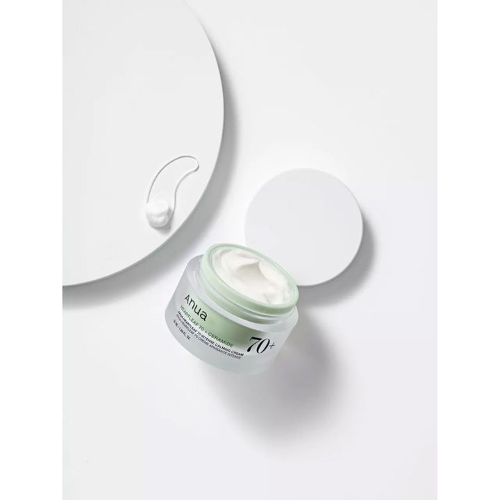 Anua Heartleaf 70 Intense Calming Cream 50 ml beroligende ansigtscreme med ceramide i åben krukke med hvid tekstur