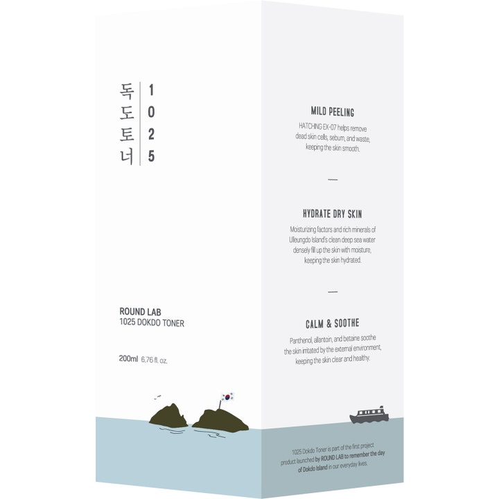 Round Lab 1025 Dokdo Toner 200 ml ansigtsvatten i hvid emballage med tekst om mild peeling og hydrering.