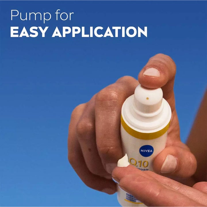 NIVEA Q10 Anti-Wrinkle Expert Daily UV Fluid 40 ml dagcreme mod rynker med praktisk pumpe til nem dosering.