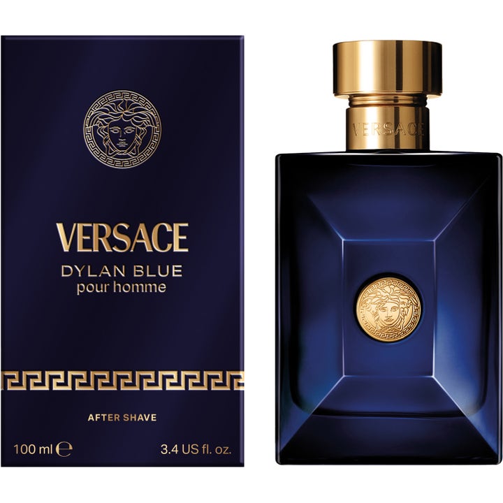 Versace Dylan Blue Pour Homme 100 ml beroligende aftershave i mørkeblå flakon med guld Medusa-logo og æske.