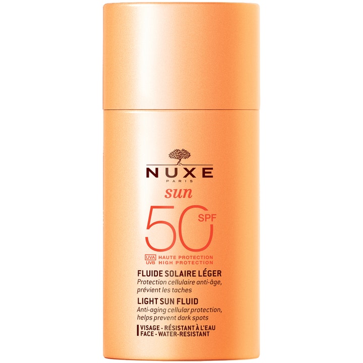 Nuxe Sun Light Sun Fluid SPF 50 modvirker aldringstegn og mørke pletter i en mat orange plastflaske