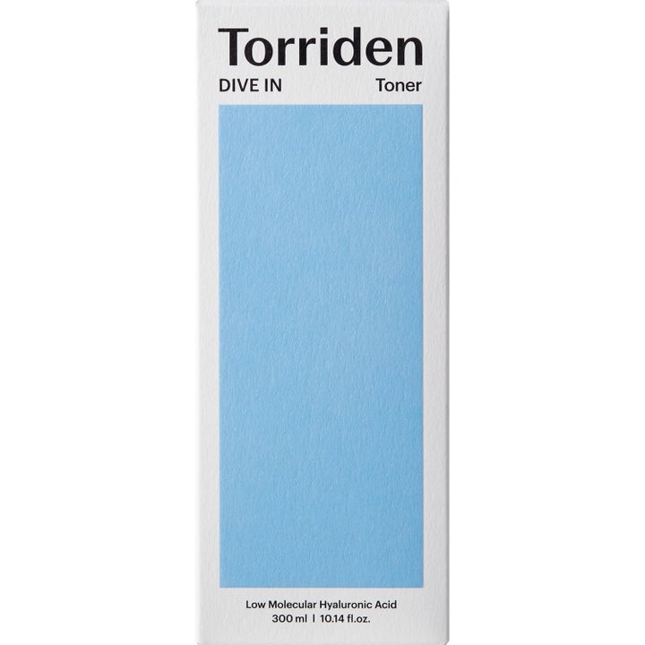 Torriden DIVE-IN Low Molecular Hyaluronic Acid Toner 300 ml fugtgivende ansigtsvand i hvid og blå papæske