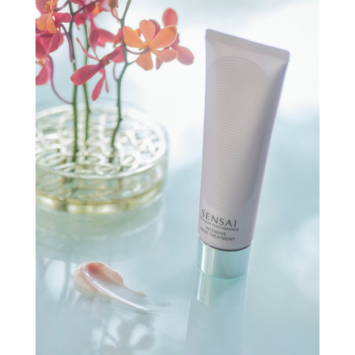 Sensai Cellular Performance Intensive Hand Treatment 100 ml blødgørende håndcreme med lyserød tekstur og orkidéer