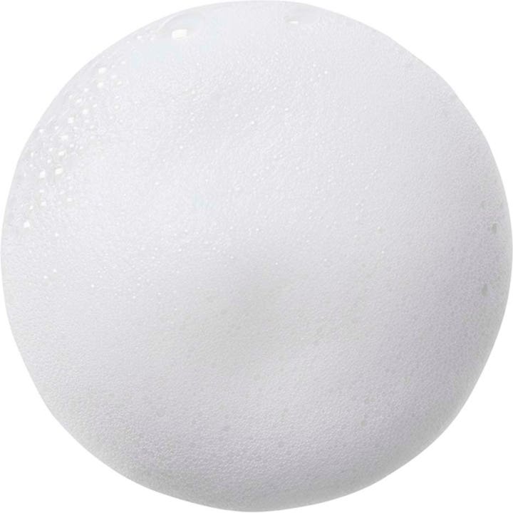 No7 Foaming Cleanser 150 ml ansigtsrens viser en hvid og luftig skumtekstur med fine bobler