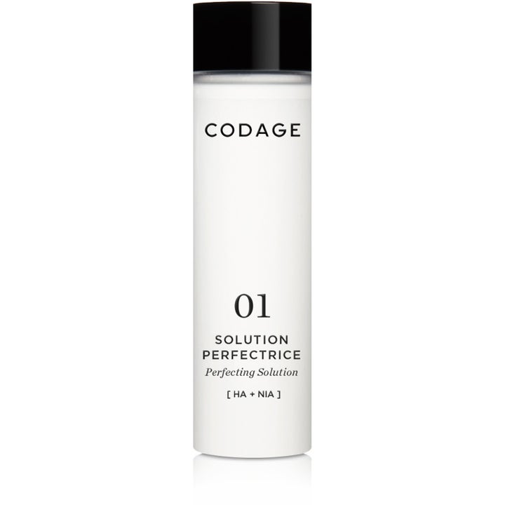 Codage 01 Solution Perfectrice med niacinamid forfiner huden i en hvid minimalistisk flaske med sort låg