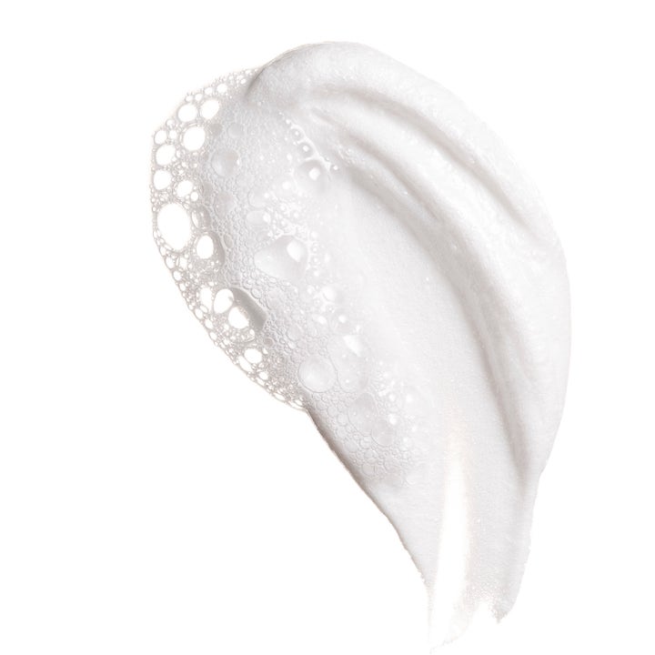 bareMinerals Skinlongevity Plush Gentle Foaming Cleanser 120 ml ansigtsrens med blød hvid skumtekstur og små bobler.