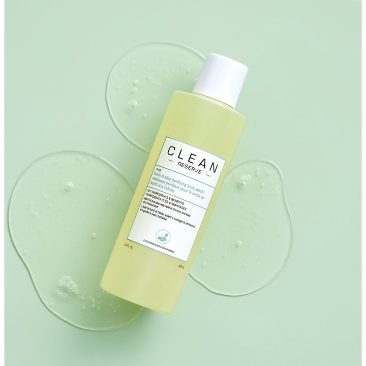 Clean Reserve Buriti & Aloe Shower Gel 296 ml fugtgivende kropsvask i lysegrøn flaske med klar geltekstur