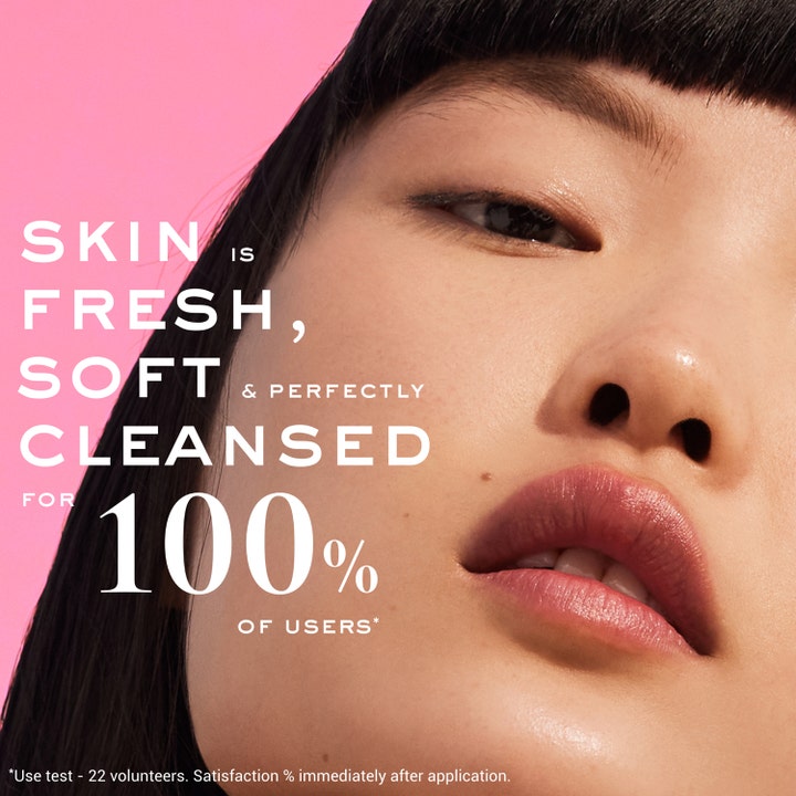 Nuxe Very Rose Soothing Cleansing Gel 150 ml ansigtsrens giver blød hud vist på model med tekst om 100% tilfredse brugere.