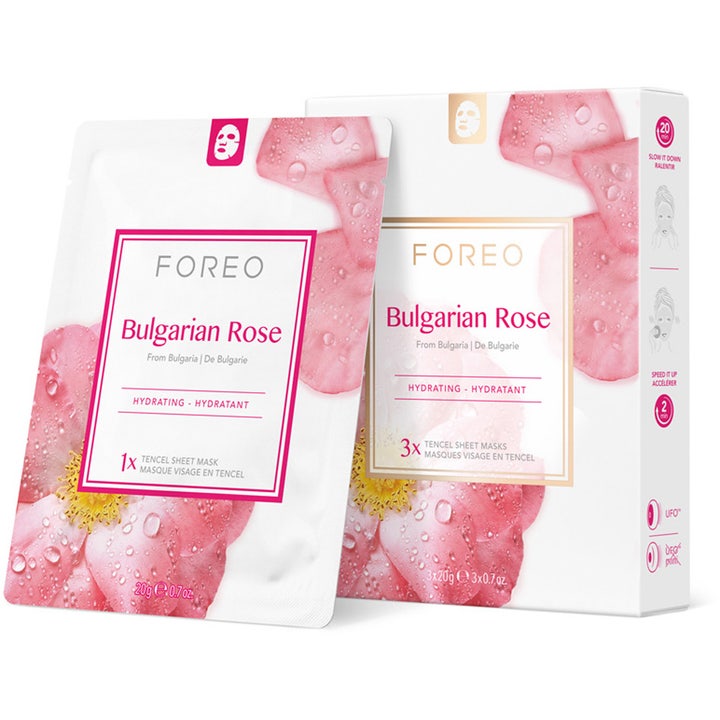 FOREO Bulgarian Rose 3 stk hydrerende sheet maske giver fugt i hvid emballage prydet med lyserøde rosenblade.