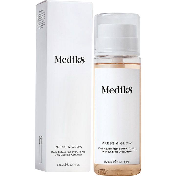 Medik8 Press & Glow 200 ml eksfolierende PHA tonic der giver glød i hvid æske og klar pumpeflaske