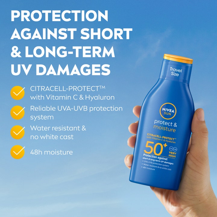 NIVEA Sun Protect & Moisture Lotion SPF50+ 100 ml travel size i blå flaske der giver fugt og UV-beskyttelse