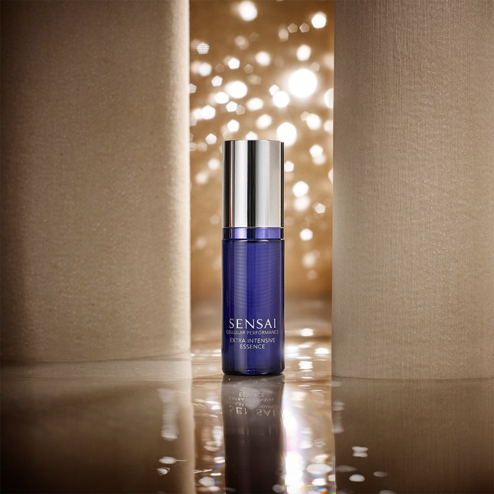 Sensai Cellular Performance Extra Intensive Essence 40 ml i lilla flakon med sølvlåg til hudpleje