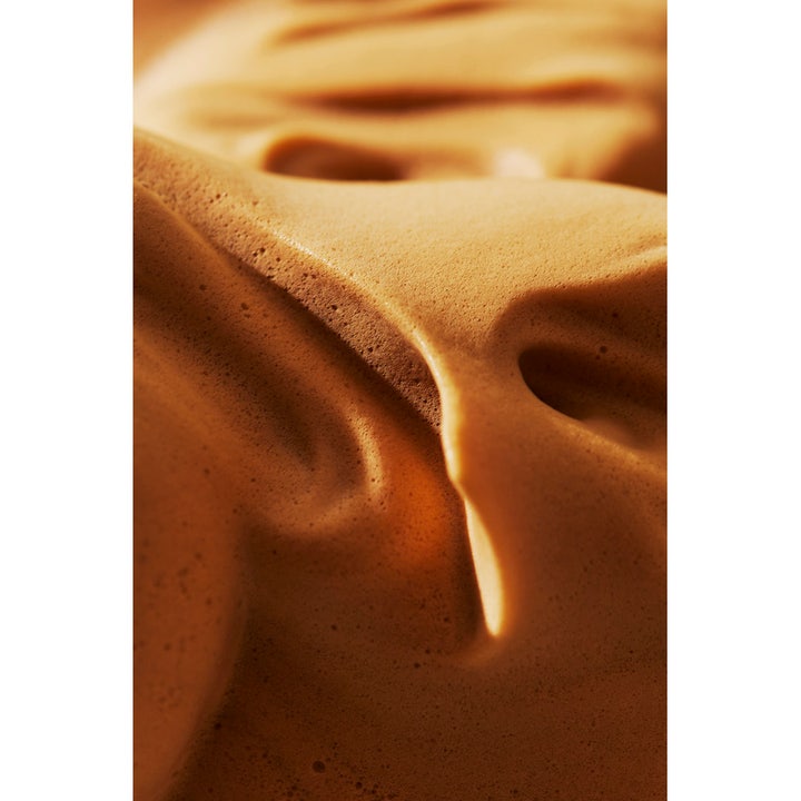 Hickap Bronze Booster Self Tanning Mousse 150 ml giver glød med en luftig brun-uden-sol konsistens.