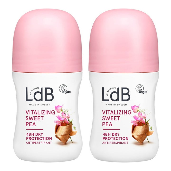 LdB Vitalizing Sweet Pea 2-pak roll-on deodorant i hvide flasker med lyserøde låg og blomsterdesign