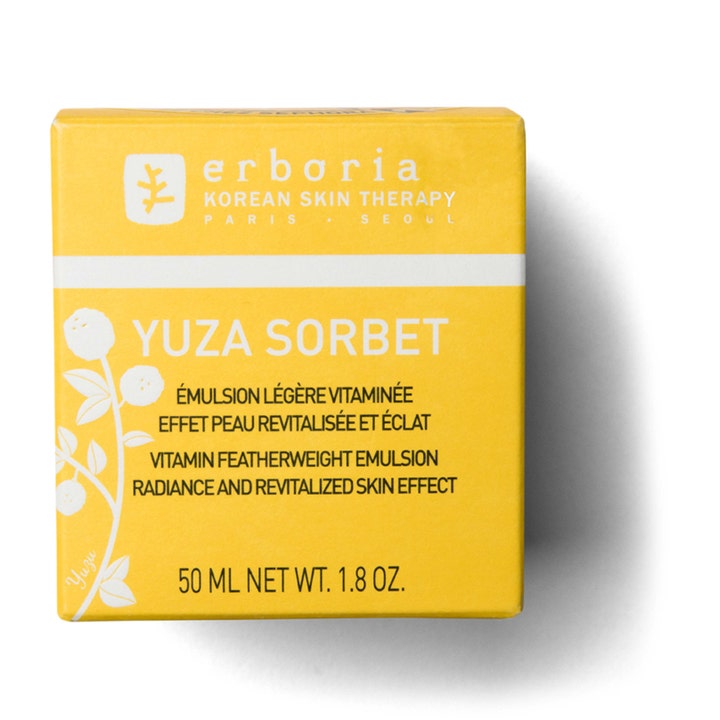 Erborian Yuza Sorbet 50 ml revitaliserende dagcreme i en gul papæske med hvid yuzu-illustration og tekst