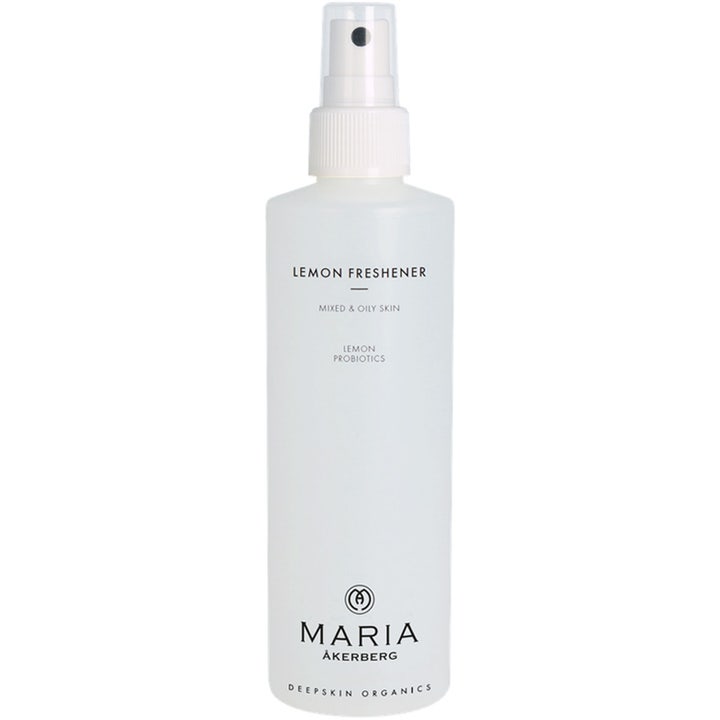 Maria Åkerberg Lemon Freshener ansigtsvand til kombineret hud i en hvid frostet sprayflaske.
