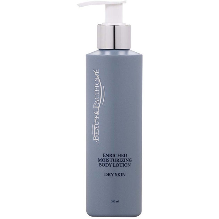 Beauté Pacifique Enriched Moisturizing Body Lotion 200 ml til tør hud i grå flaske med hvid pumpe og sølvdetalje