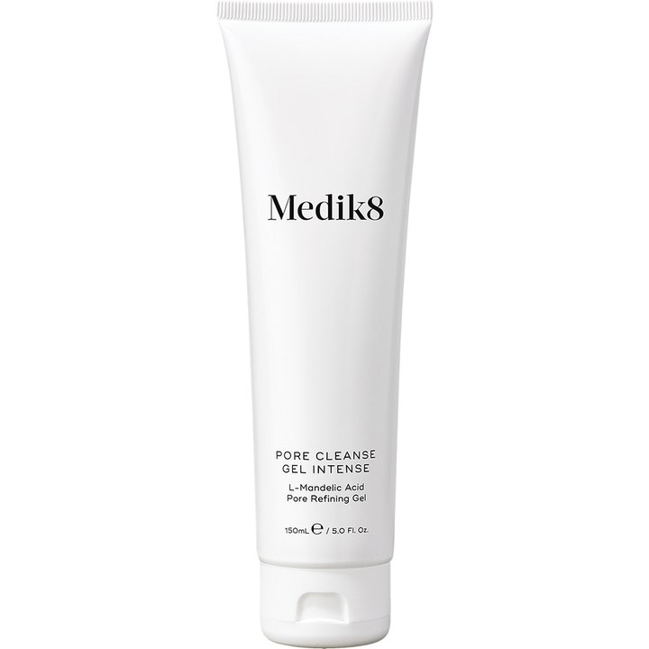 Medik8 Pore Cleanse Gel Intense 150 ml eksfolierende ansigtsrens i en hvid tube der forfiner porerne
