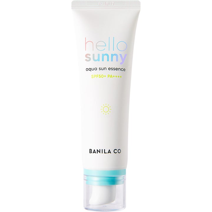 Banila Co Hello Sunny Aqua Sun Essence 50ml fugtgivende solcreme i hvid tube med holografisk tekst og lyseblå detaljer.