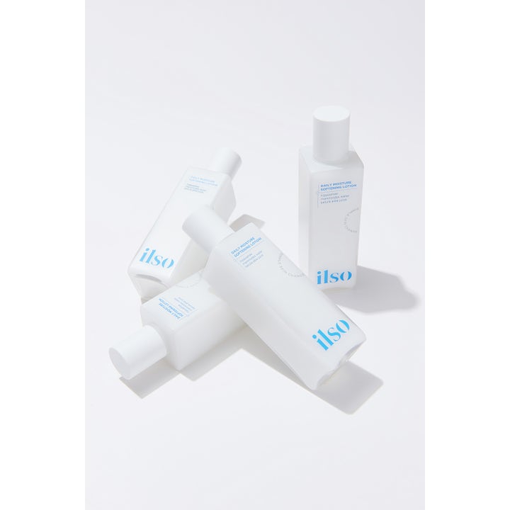 Ilso Daily Moisture Softening Lotion 150 ml fugtgivende ansigtscreme i stilrene hvide flasker.