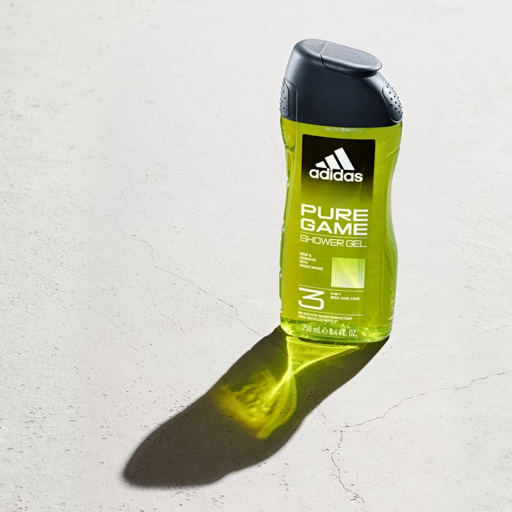 Adidas Pure Game For Him Shower Gel 250 ml 3-i-1 kropspleje i grøn gennemsigtig flaske med sort låg