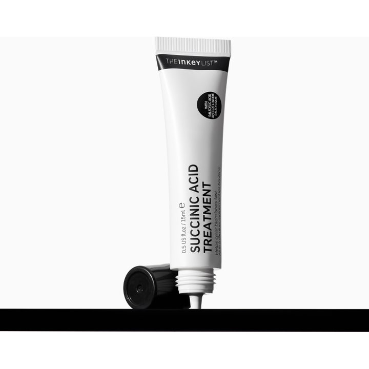 The INKEY List Succinic Acid Treatment 15 ml serum mod urenheder i hvid tube og æske.