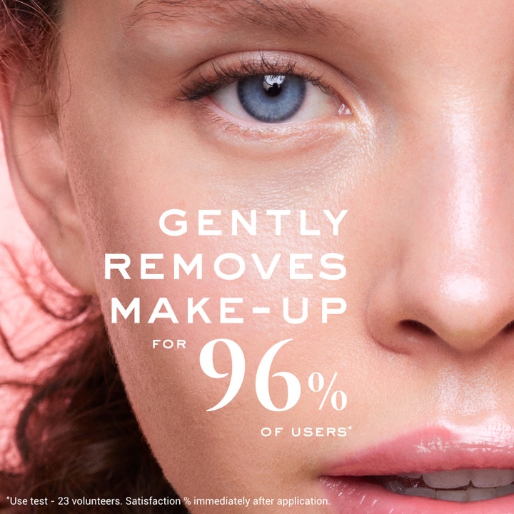 Nuxe Very Rose Makeup Removing Milk 200 ml renser huden blidt vist på kvinde med teksten 96% tilfredshed