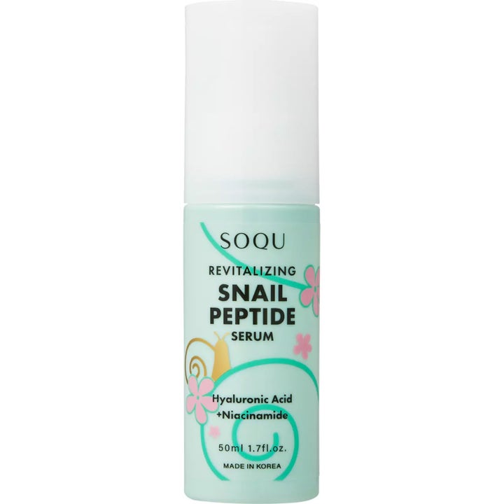 SOQU Revitalizing Snail Peptide Serum 50ml revitaliserende serum i lysegrøn flaske med hvidt låg og snegleprint.